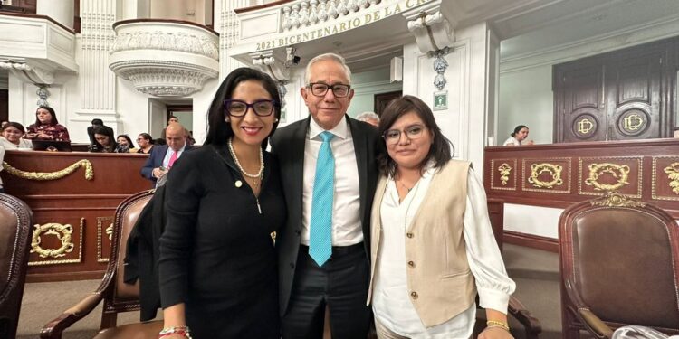 ¡Los Ojos de la Capital!