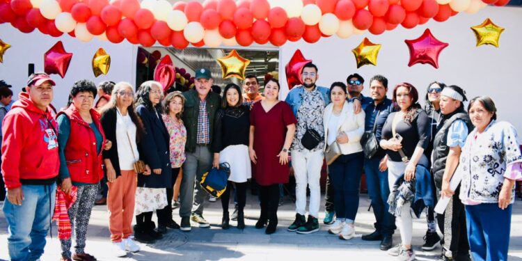 Tláhuac entrega nuevo mercado de Zapotitlán