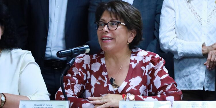 Convoca Martha Avila a combatir las “mentiras” de la oposición