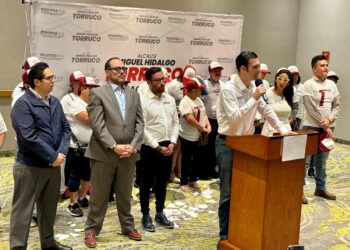 Panistas tiran la camiseta y se suman a campaña de Torruco, en MH