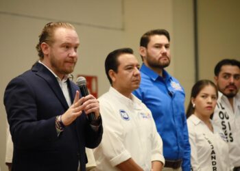 Fiscalía va contra operadores políticos de oposición, advierte Taboada