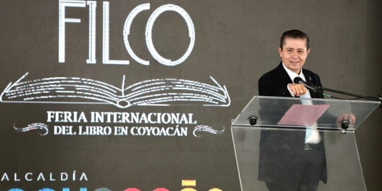 Feria Internacional del Libro engalana las calles de Coyoacán