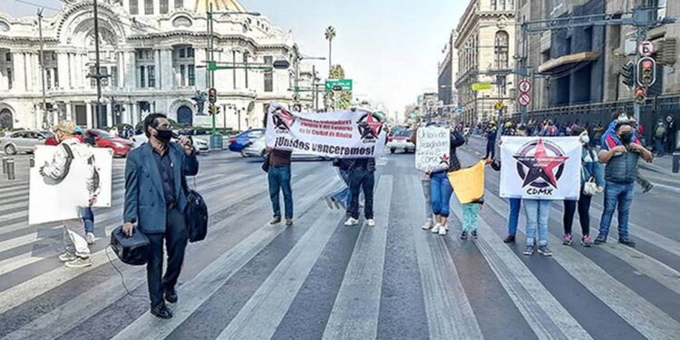 Trabajadores de base denuncian hostigamiento de Batres