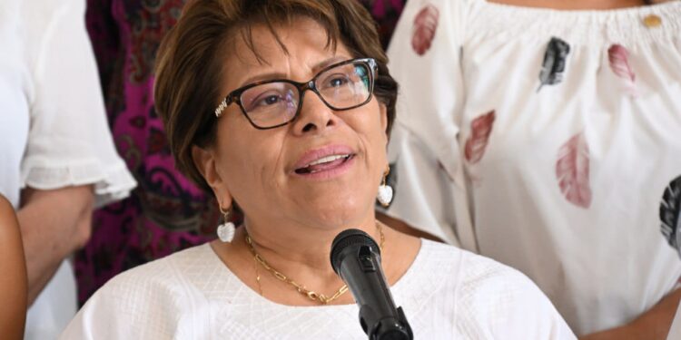 Martha Avila a favor de atender necesidades en Unidades Habitacionales