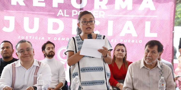 Aleida Alavez llama a democratizar al país
