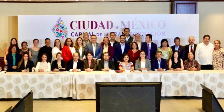 Diputados federales sostienen encuentro con Clara Brugada