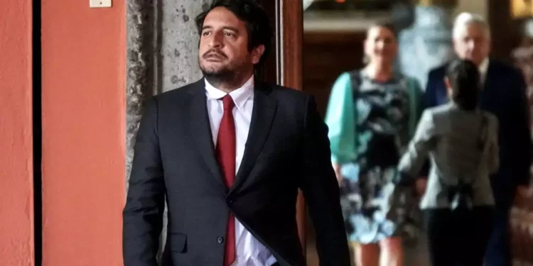 Hijo de AMLO asume cargo en Morena