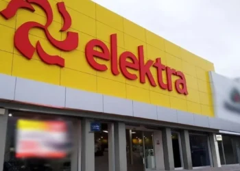Elektra enfrenta millonarios adeudos tras resoluciones judiciales