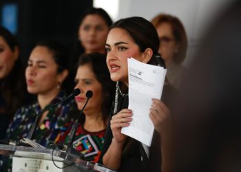 Controversia por la publicación de una foto alterada de la legisladora Andrea Chávez