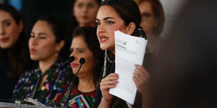 Controversia por la publicación de una foto alterada de la legisladora Andrea Chávez