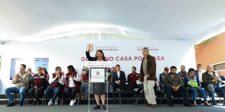 En Iztacalco aumentan las demandas ciudadanas con el programa "Gobierno Casa por Casa"