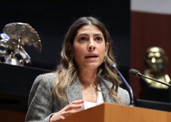 La diputada federal Sylvana Beltrones, miembro del Partido Revolucionario Institucional (PRI), ha solicitado una licencia temporal para separarse de su cargo en la Cámara de Diputados.