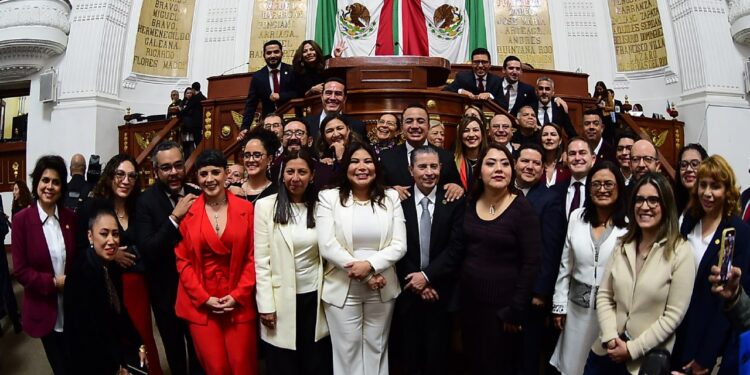 Alcaldes de rinden protesta ante el Congreso CDMX