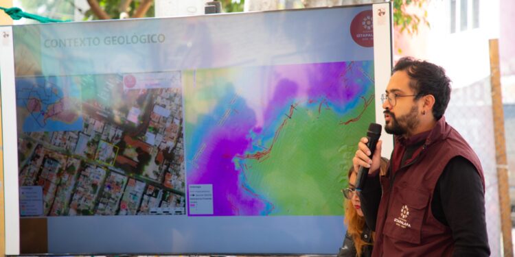 En riesgo ocho inmuebles por grietas en Iztapalapa