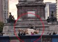 ¡Falso! El Ángel de la Independencia no se cayó, es parte de una película