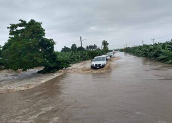 Tormenta Nadine azota Tabasco: Inundaciones y destrozos en su paso