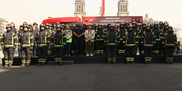 Brugada llegará a 400 unidades contra incendios para Heroico Cuerpo de Bomberos