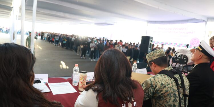 Aleida Alavez llama a jóvenes a honrar a la patria