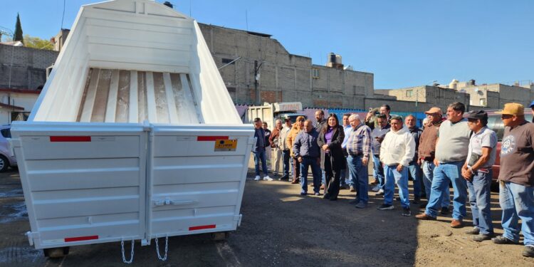 ¡La basuraaa! Iztacalco estrena camiones recolectores