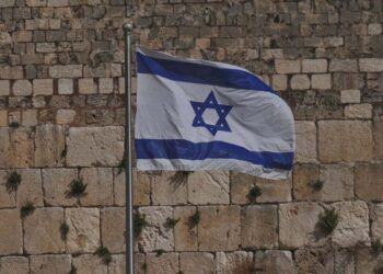 Hezbolá lanza ataque de misiles contra Israel, aumenta la tensión en Medio Oriente