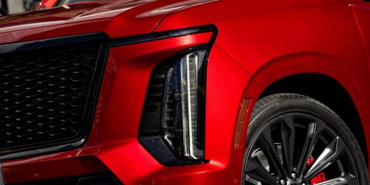 Escalade 2025, la SUV insignia de Cadillac, llega a México