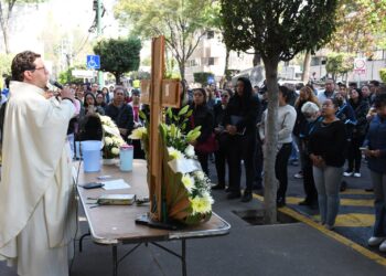 Celebran misas en memoria de cuatro trabajadores de la alcaldía Benito Juárez