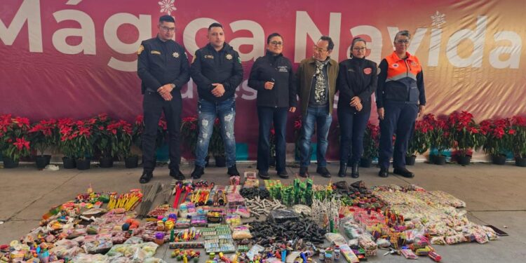 Decomisan 60 kilos de pirotecnia en Iztapalapa