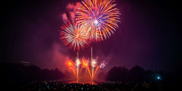 Aumentan reportes por uso de pirotecnia en la CDMX; autoridades alertan sobre riesgos para menores