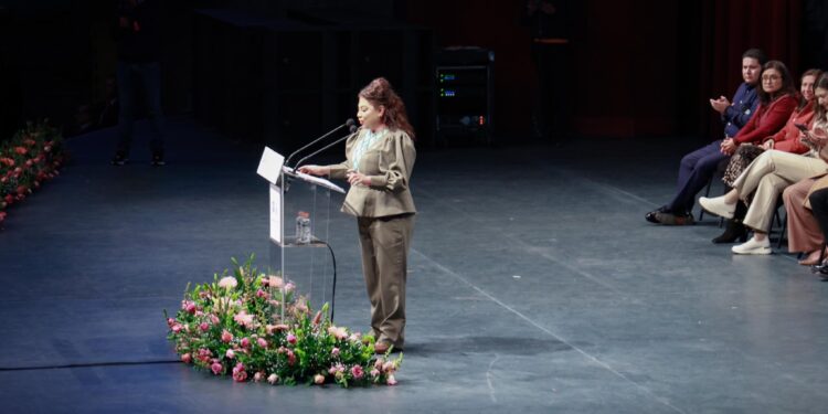 Brugada otorga base a 5 mil nuevos trabajadores del Gobierno de la Ciudad