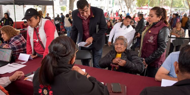 Arrancan audiencias ciudadanas en Iztapalapa
