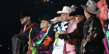 Grupo Firme recibe amenaza de muerte con presunta narcomanta y restos humanos