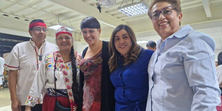 Circe Camacho niega a Morena y es rechazada por militantes