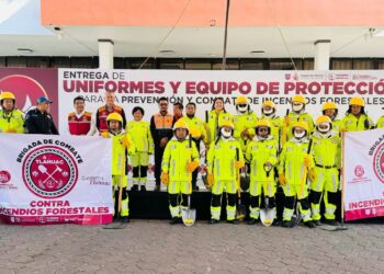 Tláhuac da banderazo a su brigada contra incendios forestales