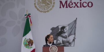 Sheinbaum ‘expulsa’ a la Suprema Corte de ceremonia de la Constitución: ‘Pedimos respeto’