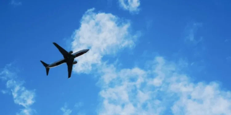 ¿Qué dijo Sheinbaum sobre el sobrevuelo del avión militar de EEUU por espacio mexicano?