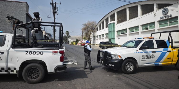 Hallan dos granadas en la colonia Emiliano Zapata en Monterrey