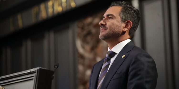 Miguel Ángel Yunes desata un torbellino dentro de Morena