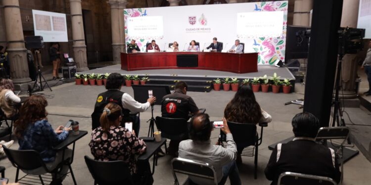 Brugada reitera que regularización de locatarios es con Alcaldías