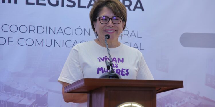 Martha Avila atenderá acuerdo sobre dictamen de reforma al Reglamento del Congreso