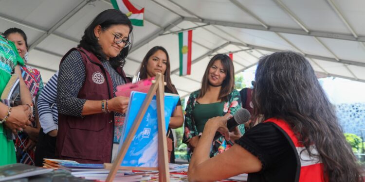 Reconocen en Iztapalapa la labor de las mujeres en las letras