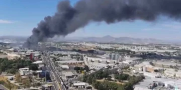 Más de 200 bomberos combaten incendio en el paraje Puerta de Guadalupe