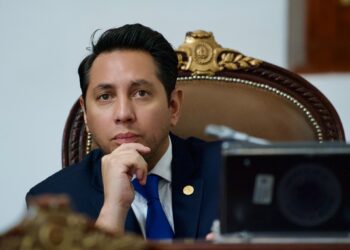 ¡Los Ojos de la Capital!