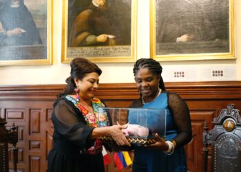 Brugada entrega las Llaves de la Ciudad a la Vicepresidenta de Colombia 