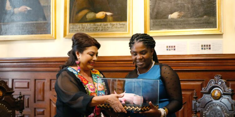 Brugada entrega las Llaves de la Ciudad a la Vicepresidenta de Colombia 