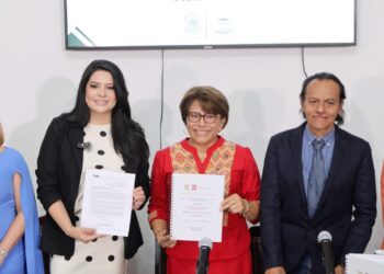 Presentan en Congreso CDMX Constitución en Sistema Braille