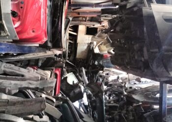 Aseguran 40 toneladas de autopartes en Iztapalapa