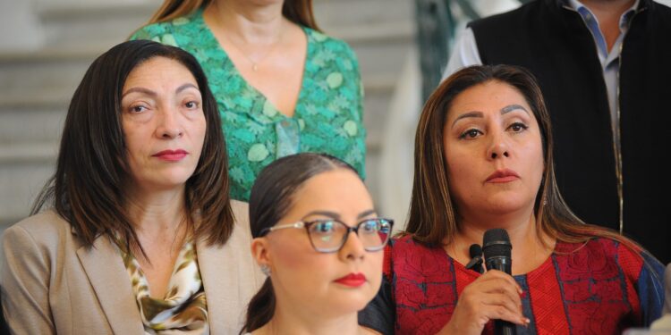 Morena acusa a PAN de lucrar políticamente con «pinchazos» en el Metro