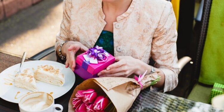 Piden a PROFECO verificar precios por el Día de las Madres