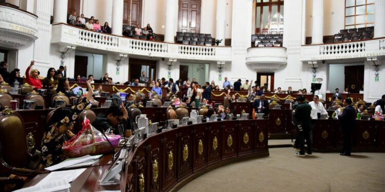 ¡Los Ojos de la Capital!