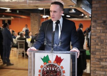 ¡Los Ojos de la Capital!